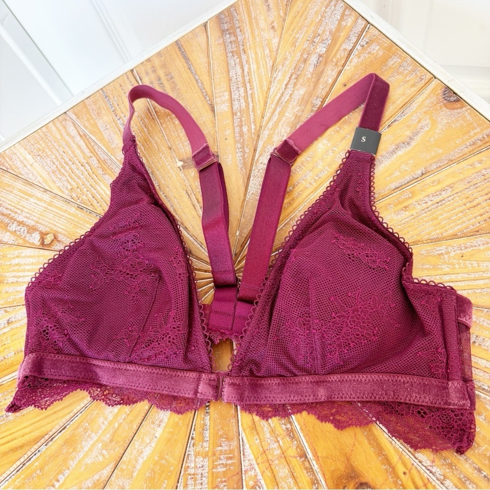NWT Victoria’s Secret Velvet & Lace Bralette